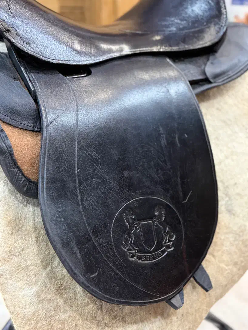 زین برنو چرم اعلا|اسب و تجهیزات اسب‌سواری|اهواز, کمپلو شمالی|دیوار