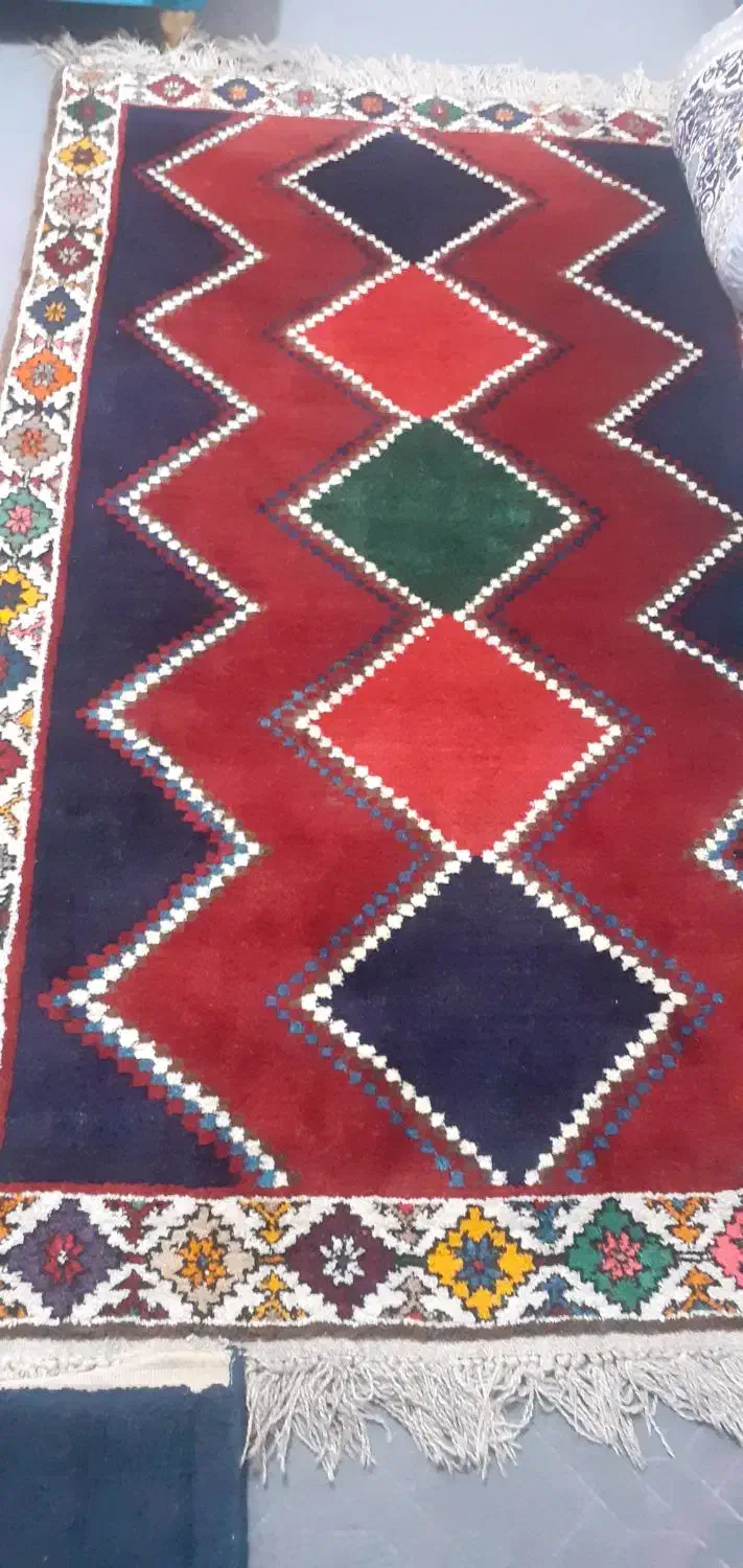 قالی محلی دست بافت|فرش|دوگنبدان, |دیوار