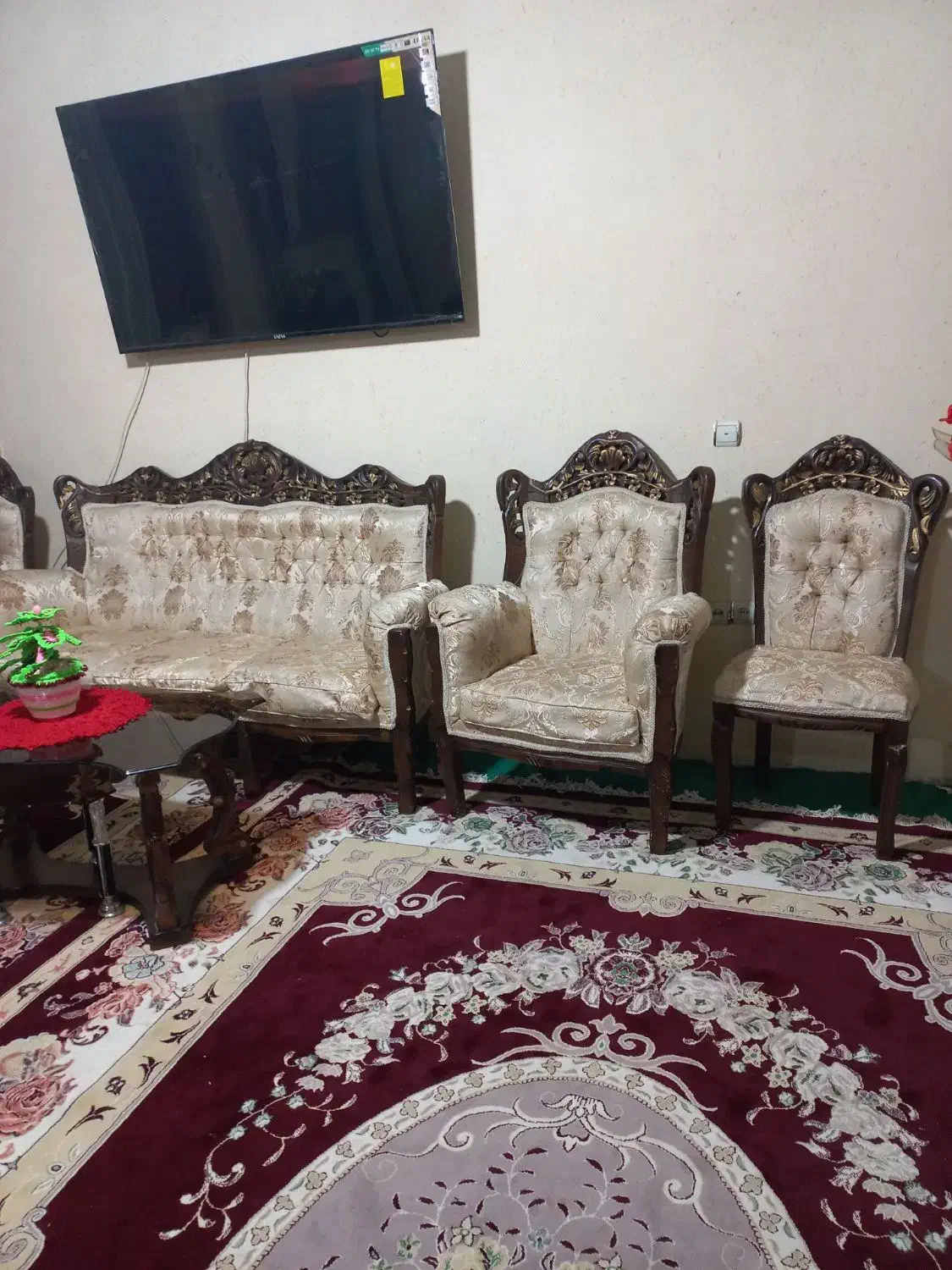 دودست مبل سلطنتی و راحتی|مبلمان خانگی و میز عسلی|نسیمشهر, |دیوار