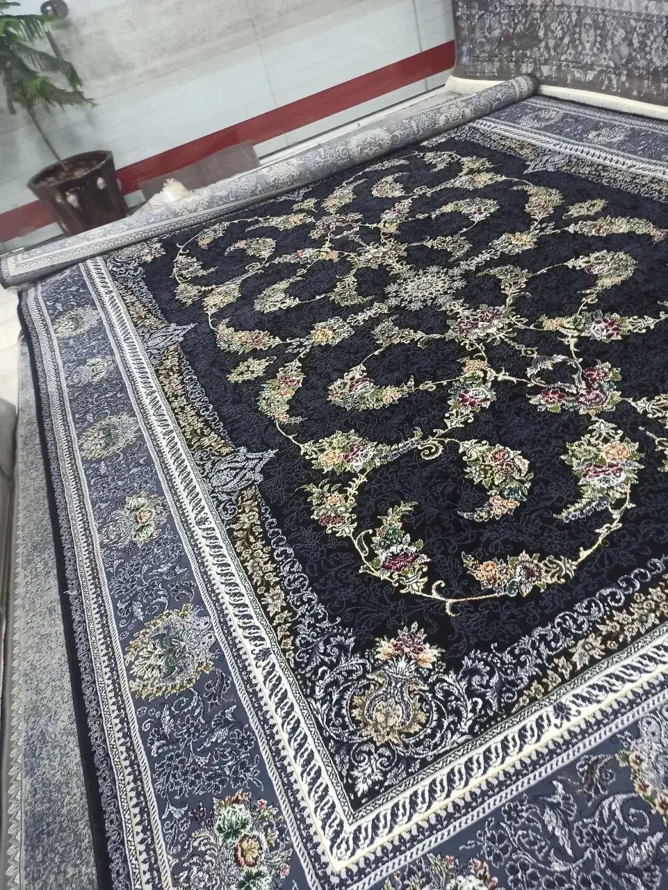 ۲ تخته فرش ۱۲ متری ۷۰۰ شانه۲ ماه کارکرد ۲۳میلیون|فرش|جوانرود, |دیوار