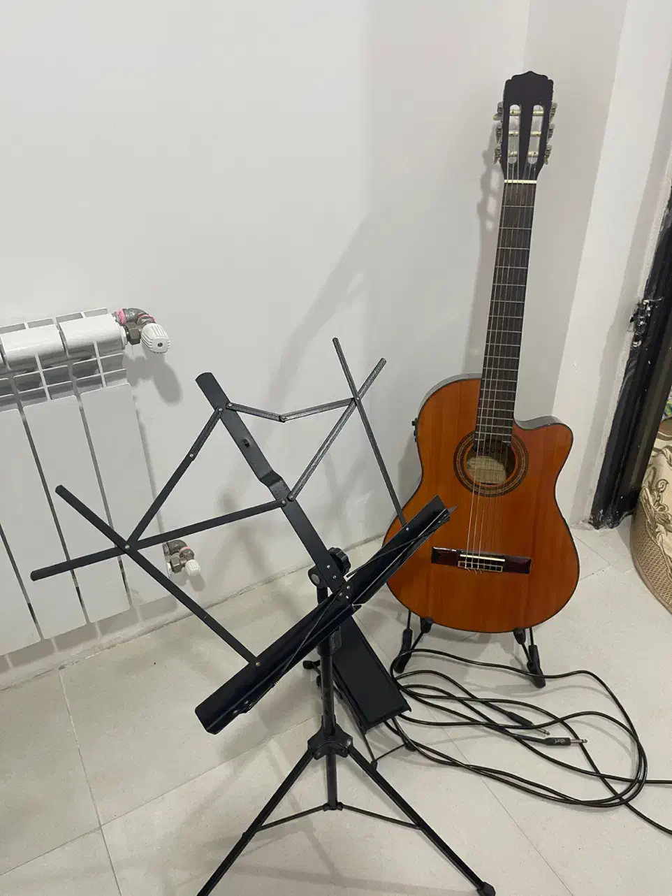 گیتار|گیتار، بیس، امپلیفایر|بابل, |دیوار