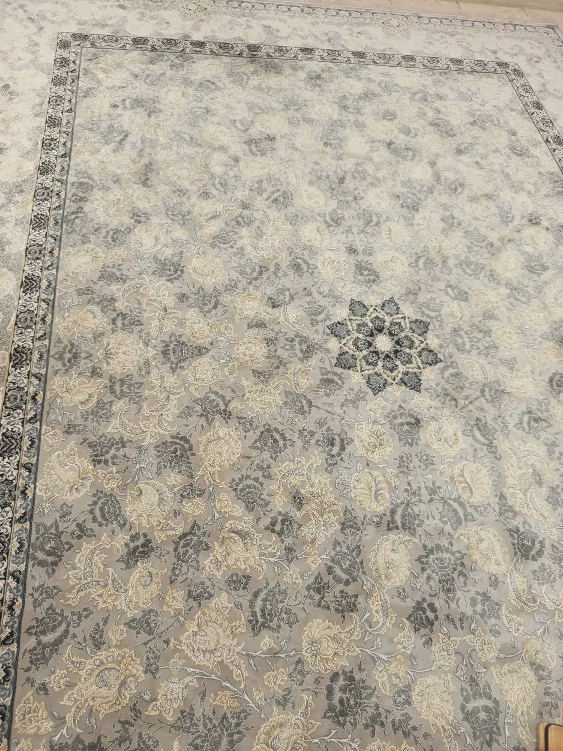 فرش 12متری ابریشم|فرش|آبیک, |دیوار