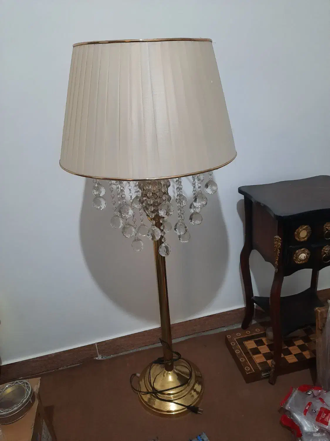 آباژور کریستالی در حد نو|چراغ خواب و آباژور|بندر انزلی, شالیور|دیوار