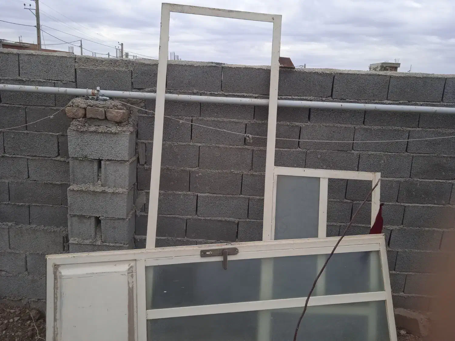 در فروشی سالم|مصالح و تجهیزات ساختمان|کلاله, |دیوار