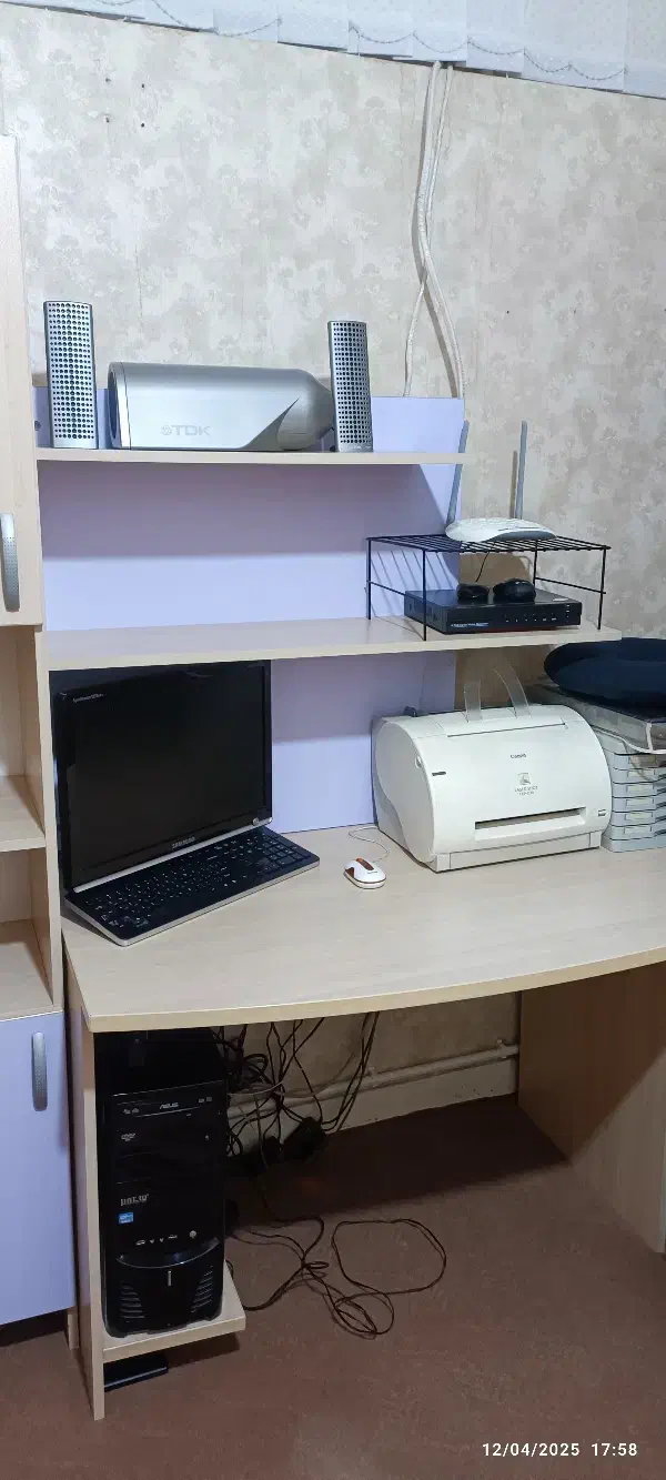 تخت و میز کامپیوتر|تخت و سرویس خواب|فردیس, فردیس|دیوار