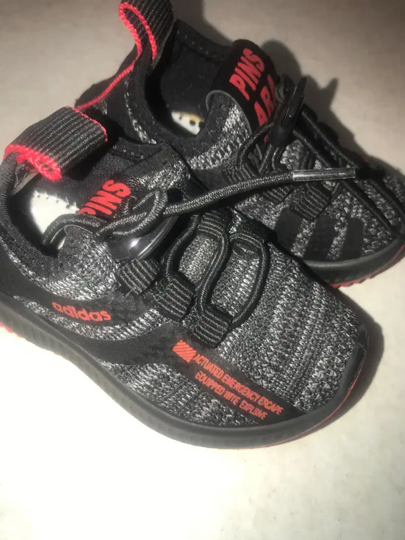 کتونی پسرانه نو سایز ۲۱/۲۲|کفش و لباس بچه|یزد, |دیوار