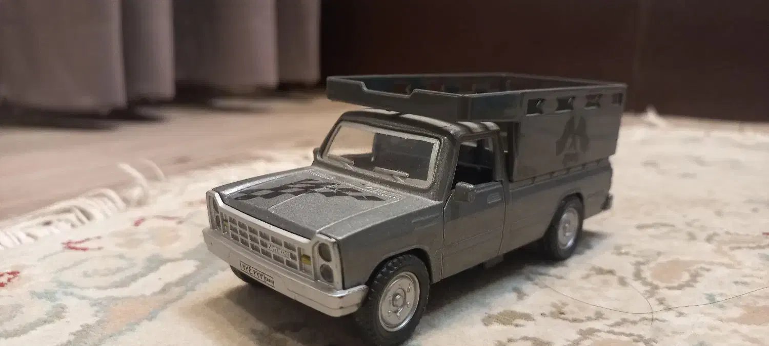 ماشین فلزی|اسباببازی بچه|شاهینشهر, حافظ جنوبی|دیوار