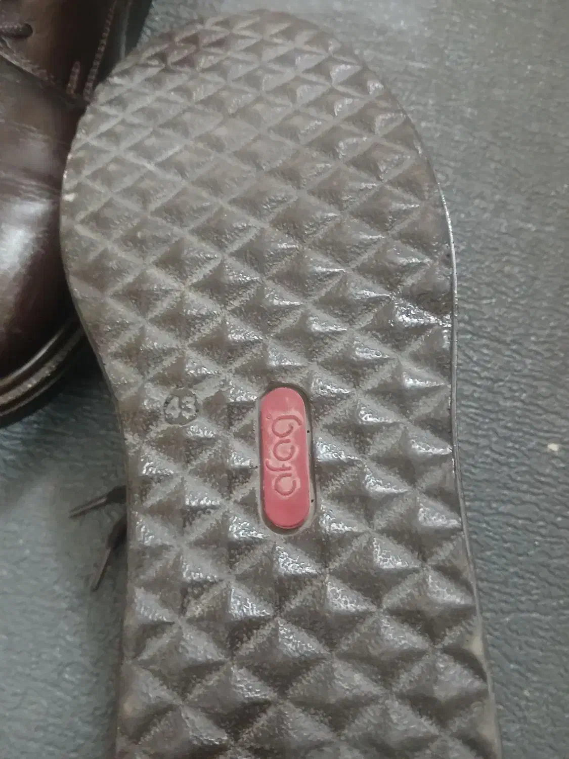 دو جفت کفش|کیف، کفش، کمربند|بروجرد, |دیوار