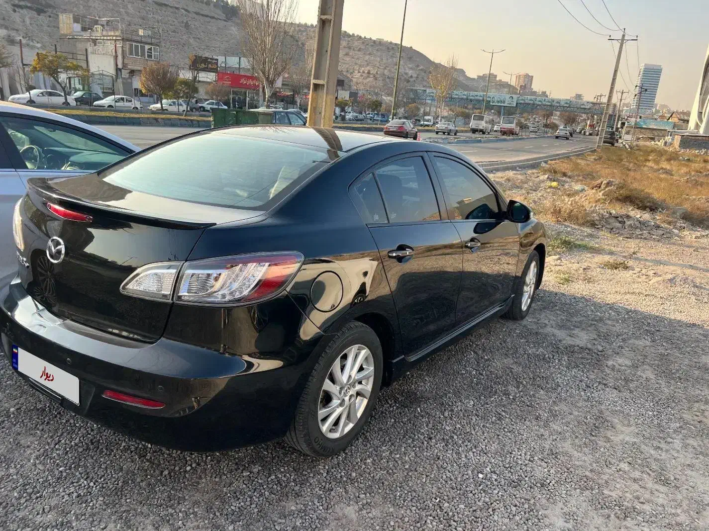 مزدا ۹۶ بیرنگ کم کار نونو|خودرو سواری و وانت|محمدیه-قزوین, |دیوار