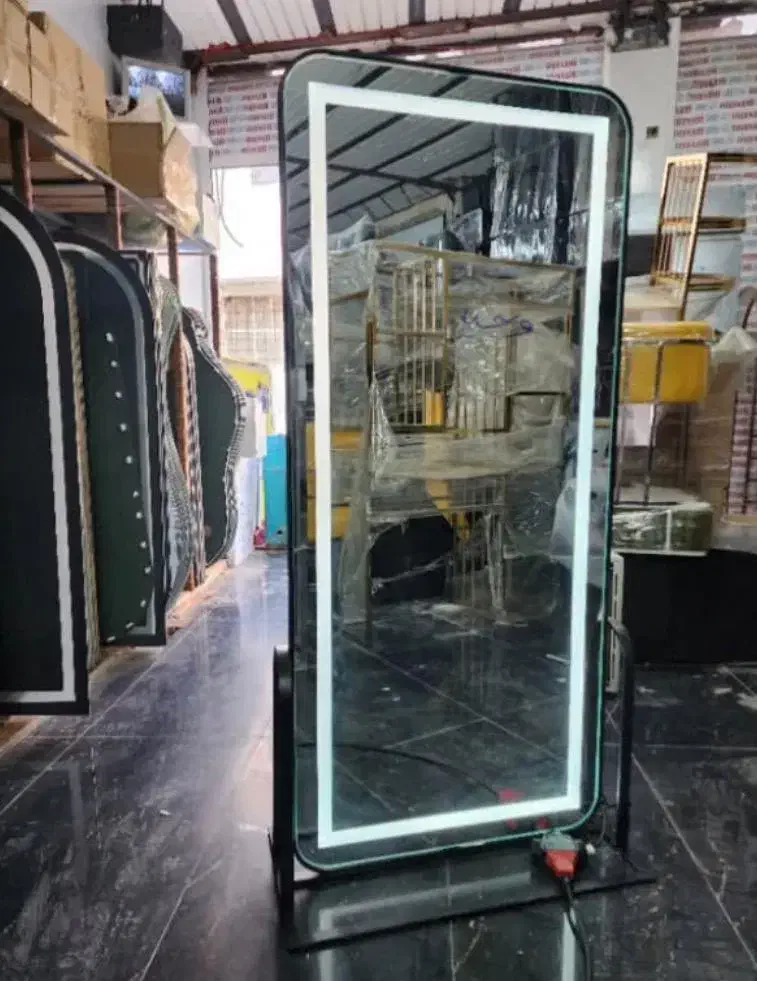 قاب اینه|آینه|نسیم‌شهر, |دیوار