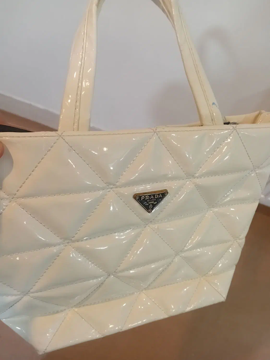 کیف مجلسی|کیف، کفش، کمربند|قم, شاه سید علی|دیوار