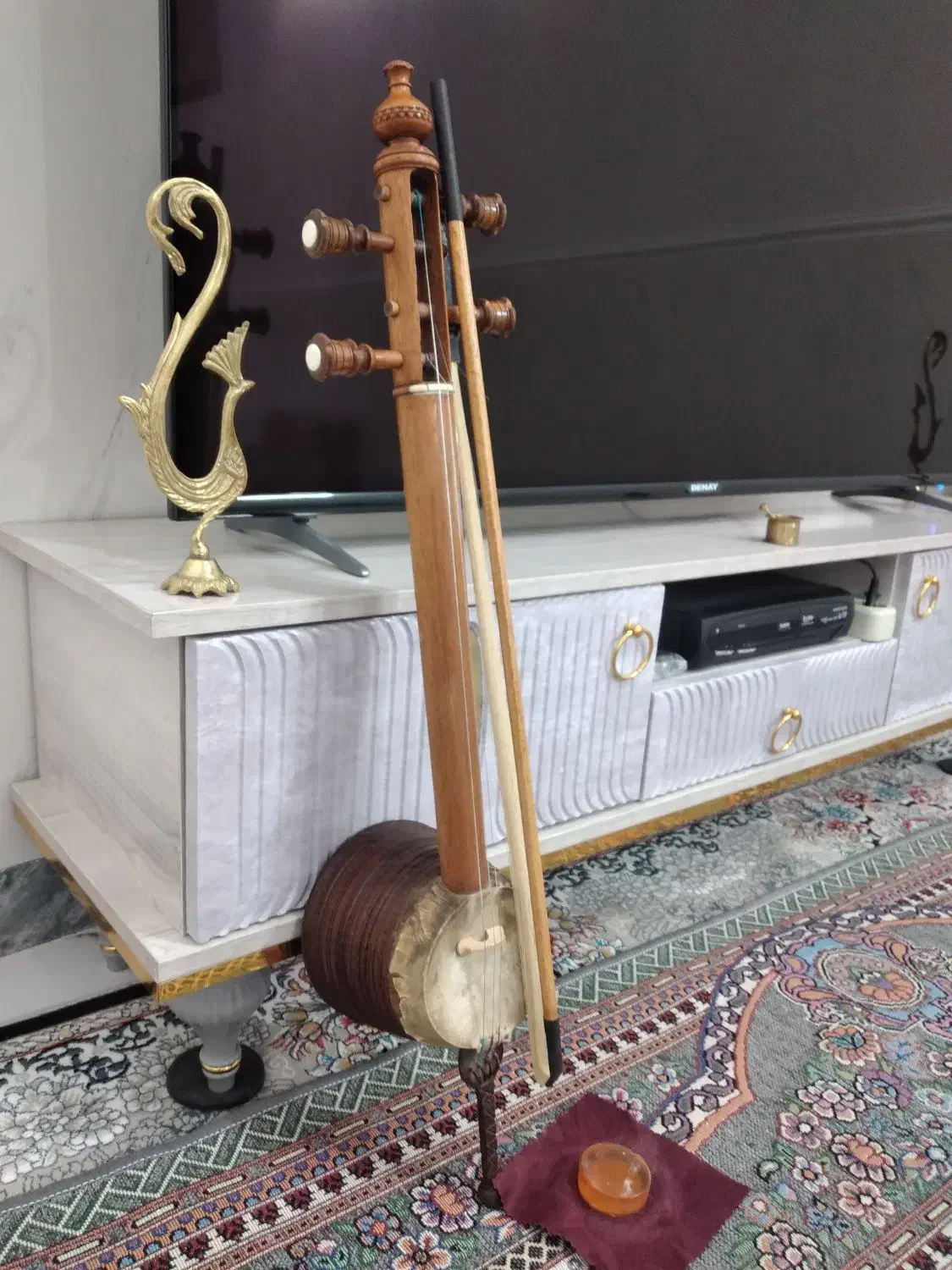 کمانچه|سازهای سنتی|بروجرد, |دیوار