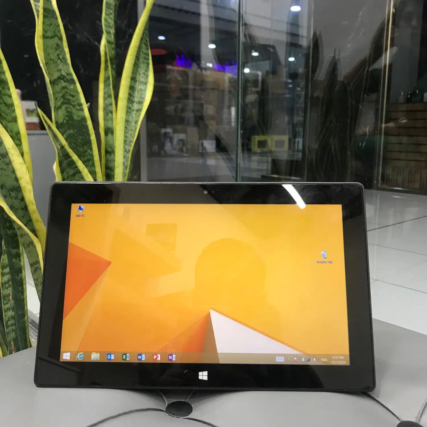 تبلت ویندوزی لنوو حافظه۱۲۸ اس اس دی صحفه فول اچ دی|رایانه همراه|شیراز, عفیف‌آباد|دیوار