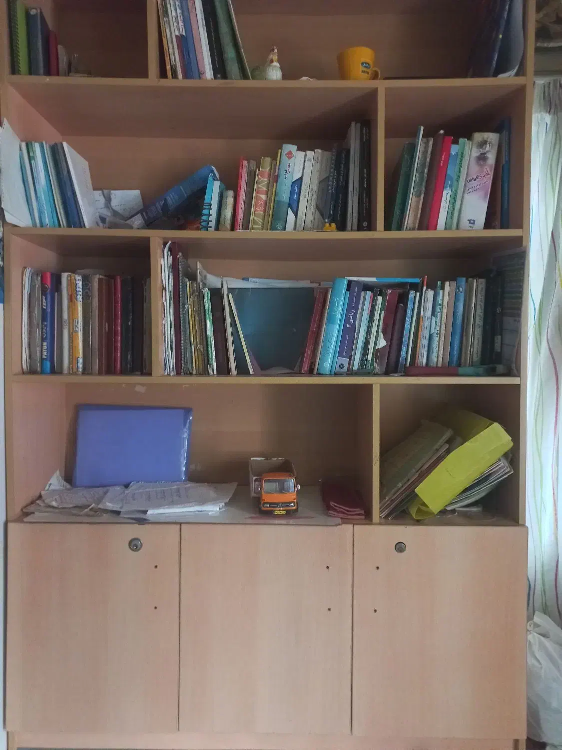 کتابخانه|کتابخانه، شلف، قفسه‌های دیواری|لنگرود, |دیوار