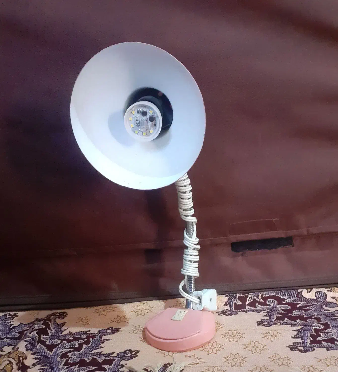 چراغ مطالعه|چراغ خواب و آباژور|کوه چنار, |دیوار