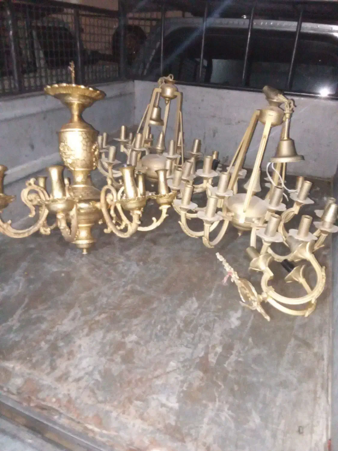 فروش و خریدار همه نوع لوستر دیوار کوب|لوستر و چراغ آویز|تهران, تهرانسر شرقی|دیوار