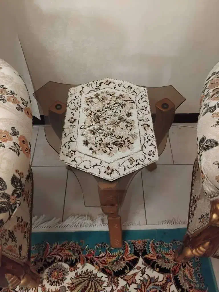 مبل کلاسیک کارکرده سالم،مبل فروشی تماس نگیره|مبلمان خانگی و میز عسلی|هشتگرد, شهرک گلها|دیوار