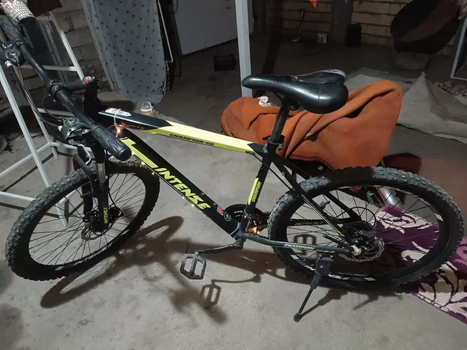 دوچرخه 26|دوچرخه، اسکیت، اسکوتر|میانه, |دیوار