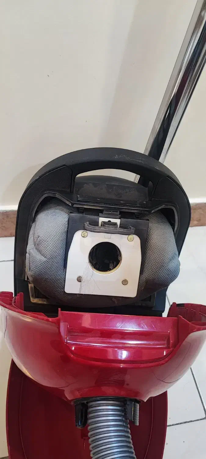 ۲ عدد جاروبرقی سامسونگ و ال جی کاملا سالم|جاروبرقی، جارو شارژی، بخارشو|تهران, خواجه نظام الملک|دیوار