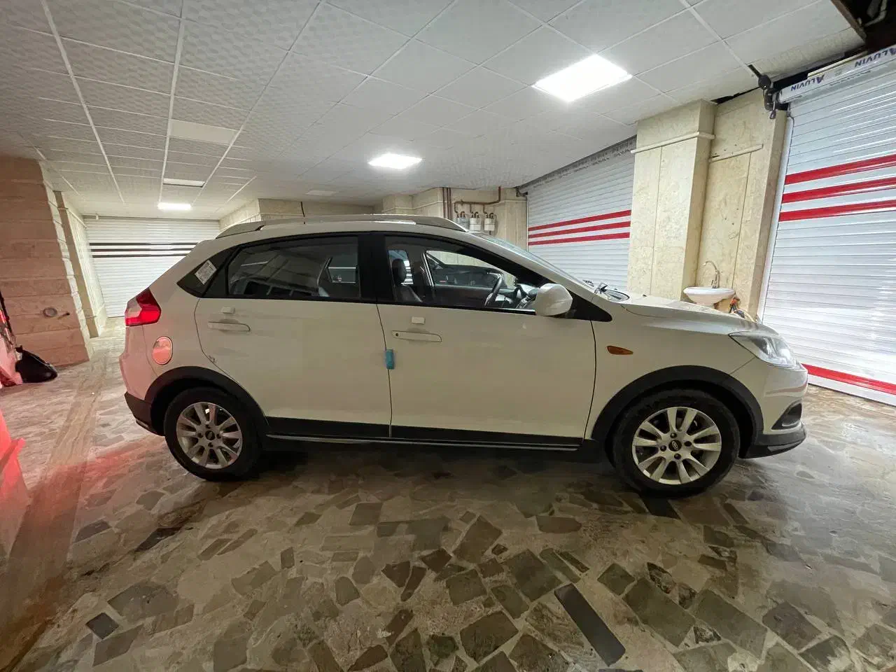 ام وی ام ۳۱۵ هاچبک اسپرت اکسلنت لازرورقی|خودرو سواری و وانت|رشت, استادسرا|دیوار