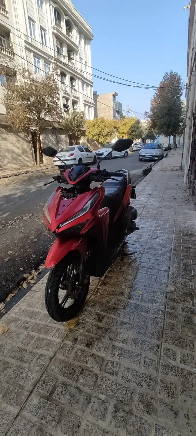 موتور طرح کلیک مدل۱۴۰۰|موتورسیکلت|اسلامشهر, شهرک مفیدی|دیوار