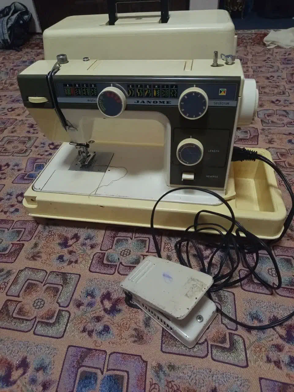 چرخ خیاطی مادگی،زن ژانومه اصل ژاپن کم کار واقعی|چرخ خیاطی و ریسندگی|پاکدشت, حصار امیر|دیوار