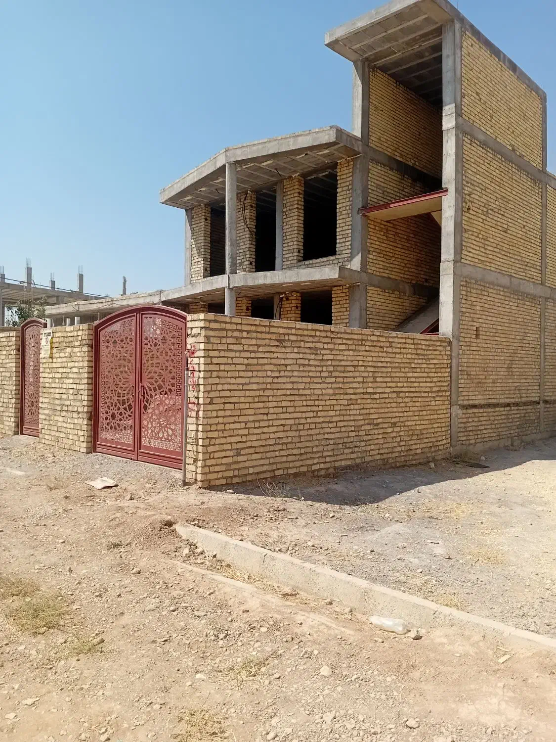 اسکلت آجر بتونی دوطبقه|فروش خانه و ویلا|پاسارگاد, |دیوار