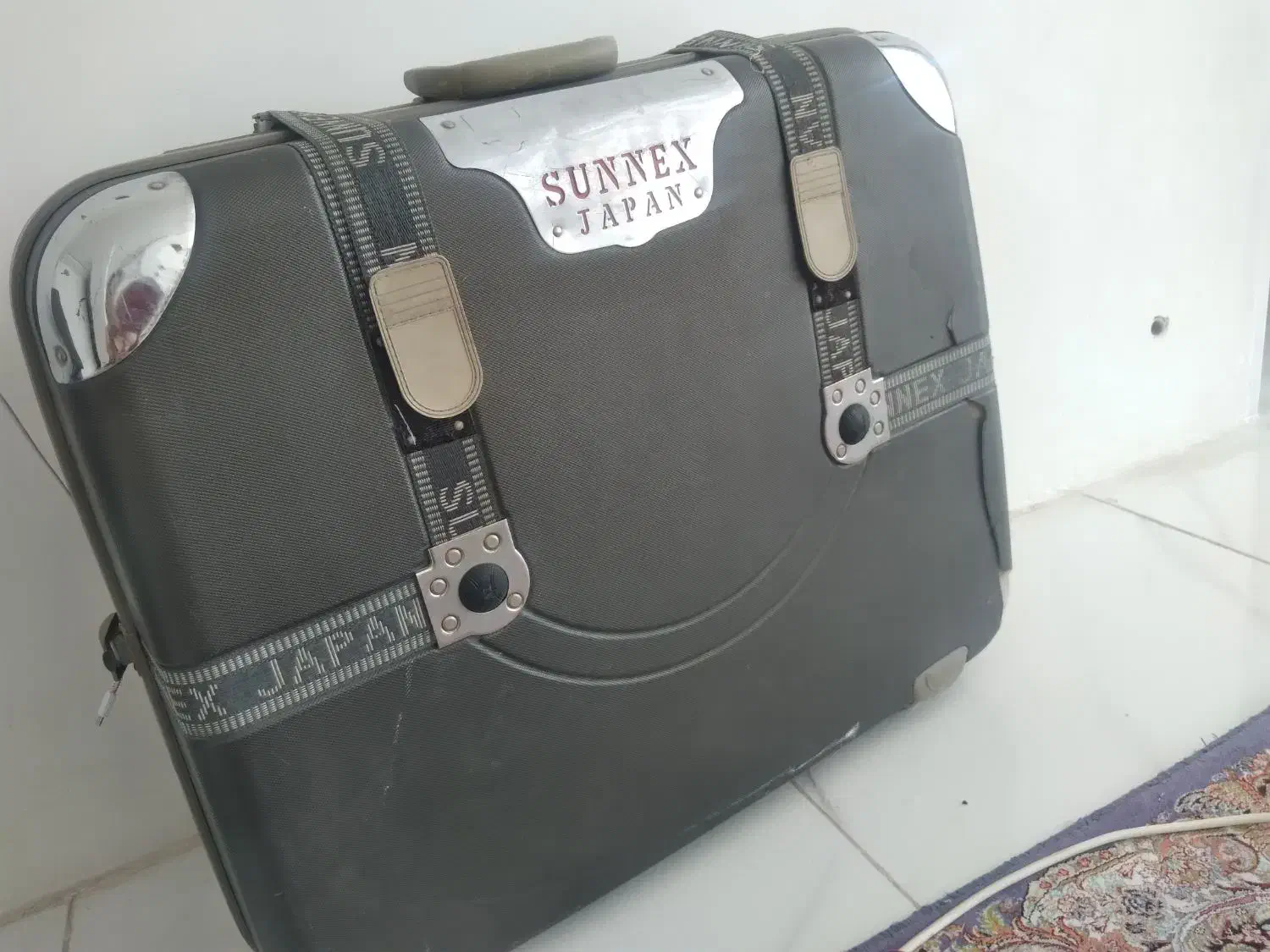 چمدان|کیف، کفش، کمربند|شاهینشهر, بنیاد ازدواج|دیوار