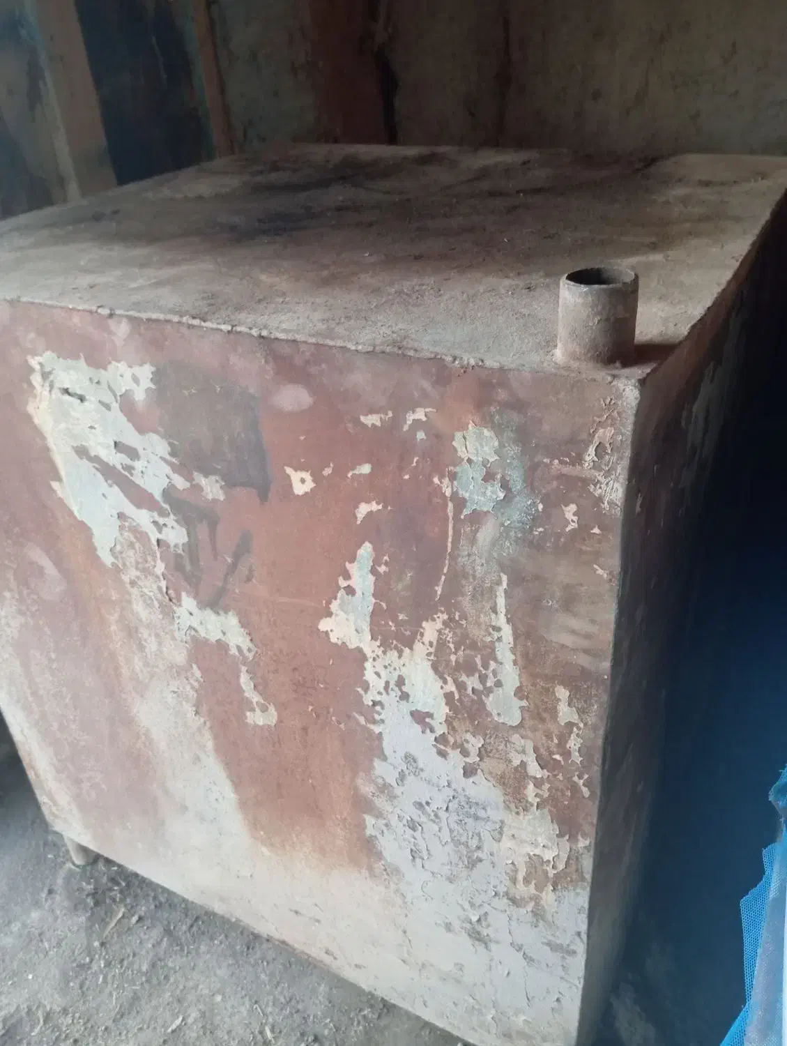 تانکر فلزی ضخیم ۲۰۰۰ لیتری|مصالح و تجهیزات ساختمان|آذرشهر, |دیوار