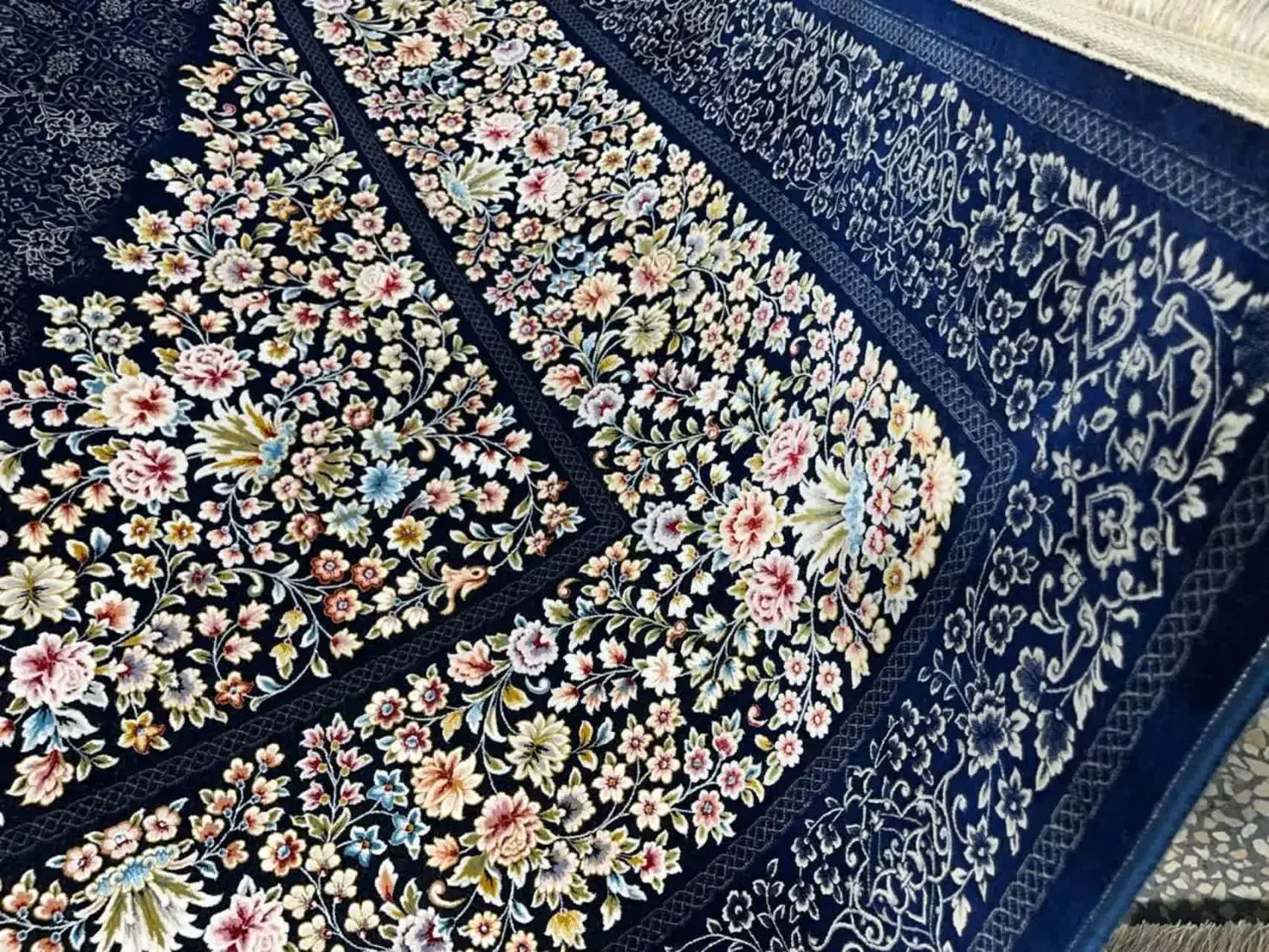 فرش نگین به قیمت عمده درب کارخانه|فرش|کاشان, راوند|دیوار