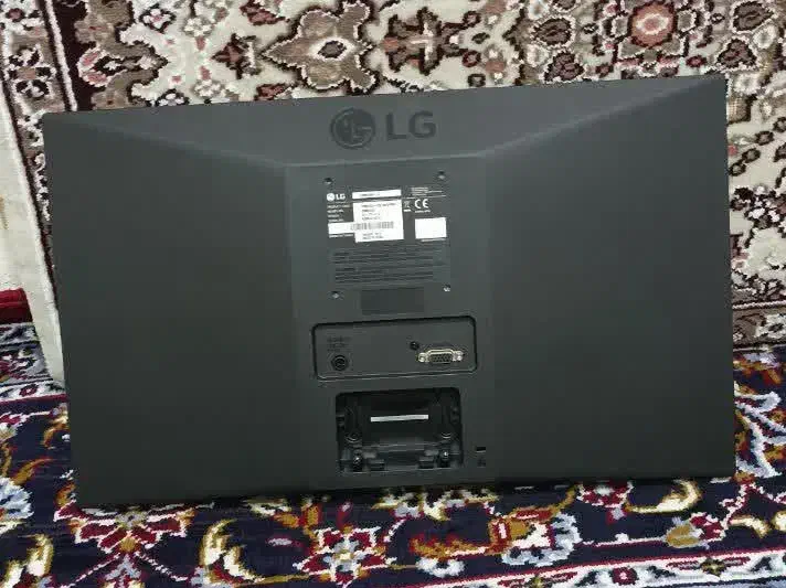 مانیتور ۱۹.۵ اینچ LG|قطعات و لوازم جانبی رایانه|اسلام‌شهر, شهرک امام حسین (میان آباد)|دیوار