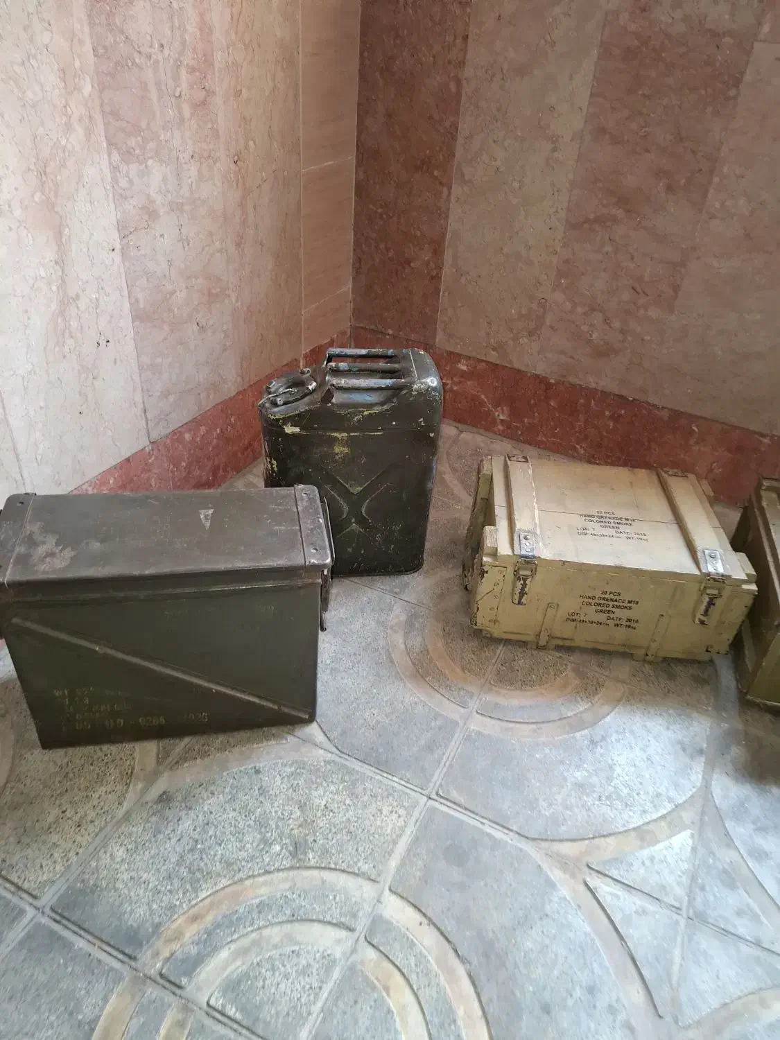 جعبه فلزی و چوبی قدیمی آمریکایی دکوری|مجسمه، تندیس، ماکت|تهران, بنیهاشم|دیوار