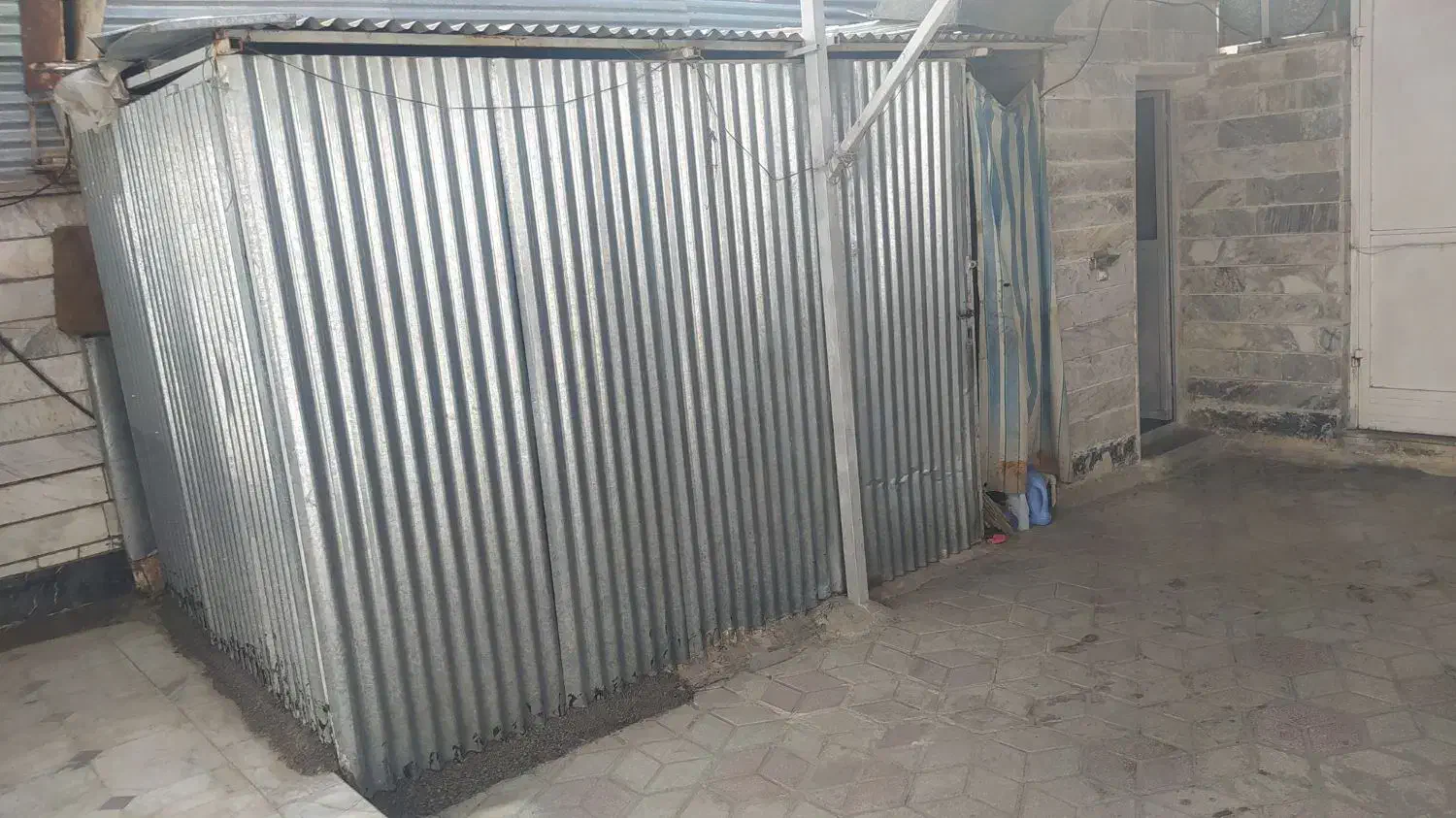 سایه بان سالم با ورق قوی زیر قیمت بازار|مصالح و تجهیزات ساختمان|شیراز, تندگویان|دیوار