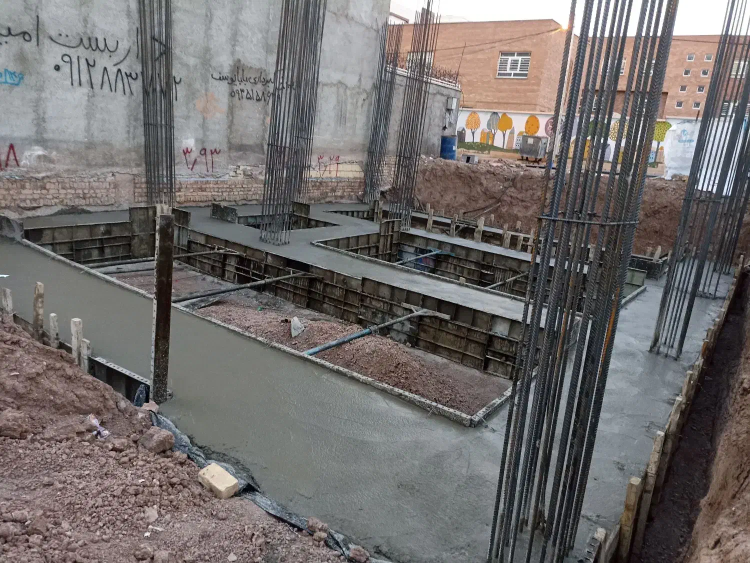 اجرای آرماتوربندی و قالبندی|خدمات پیشه و مهارت|ارومیه, |دیوار