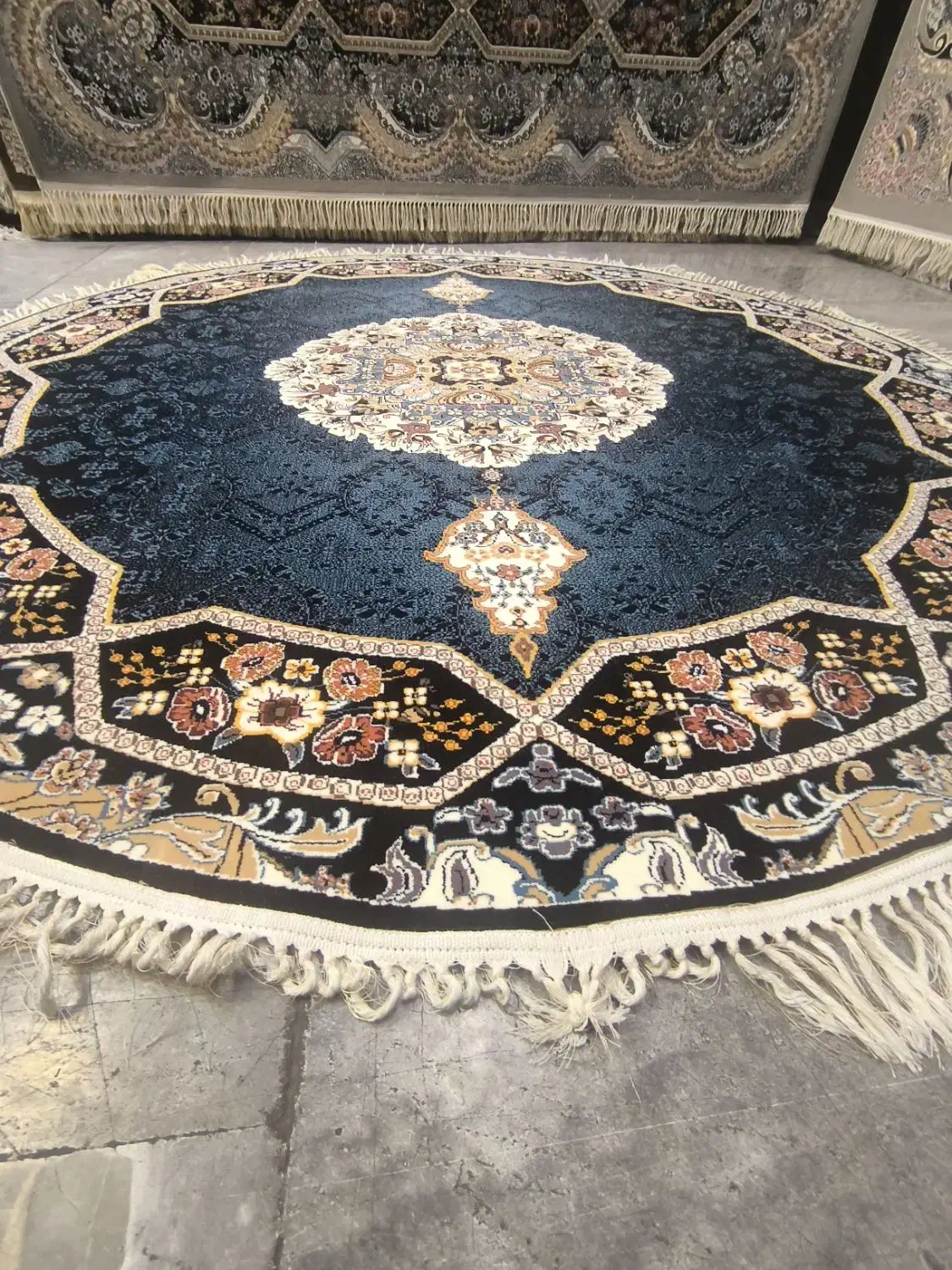 فرش گردآکبندسورمه ای قطر2متر|فرش|تهران, امام حسین|دیوار