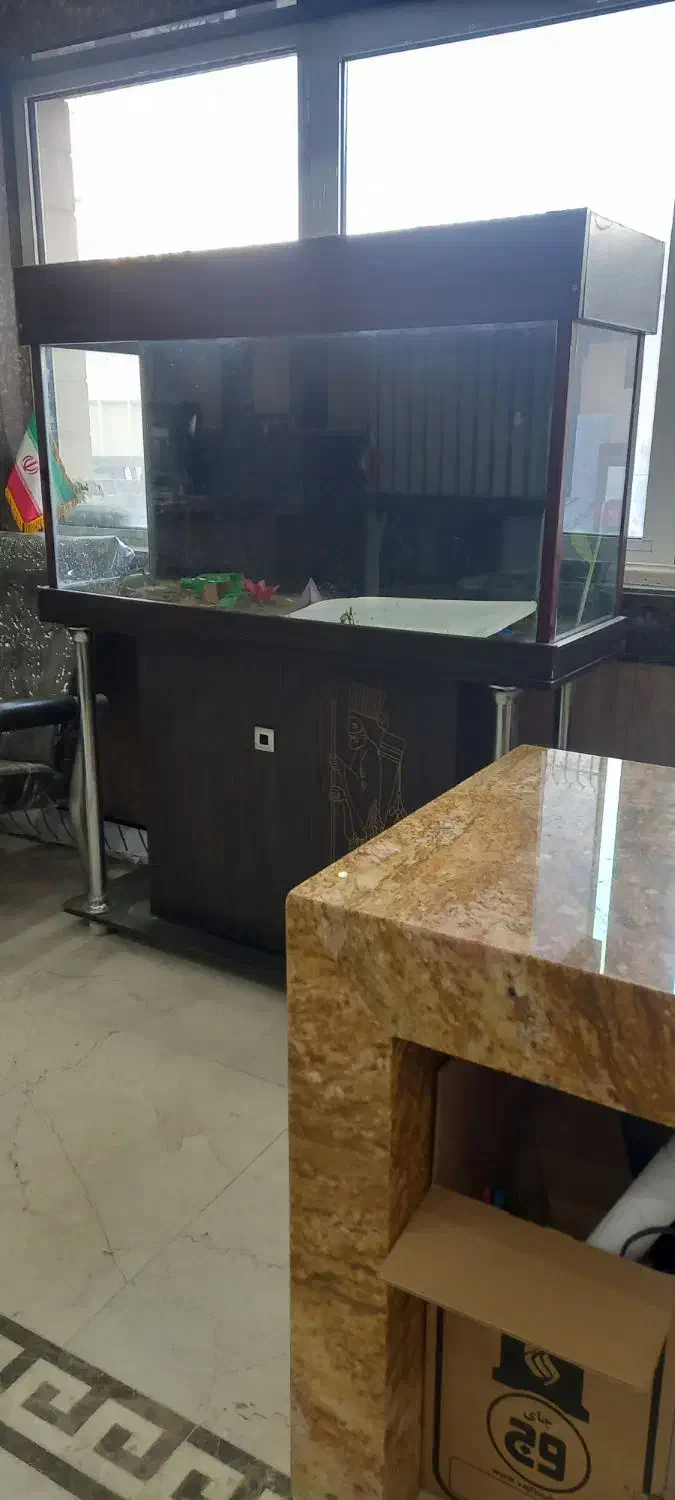 آکواریم با میز کابینتی|لوازم جانبی حیوانات|اصفهان, اندوان|دیوار
