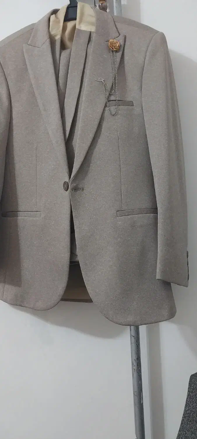 یک دست کت وشلوار در حد نو وتازه استفاده شده|لباس|مهاباد (آذربایجان غربی), |دیوار