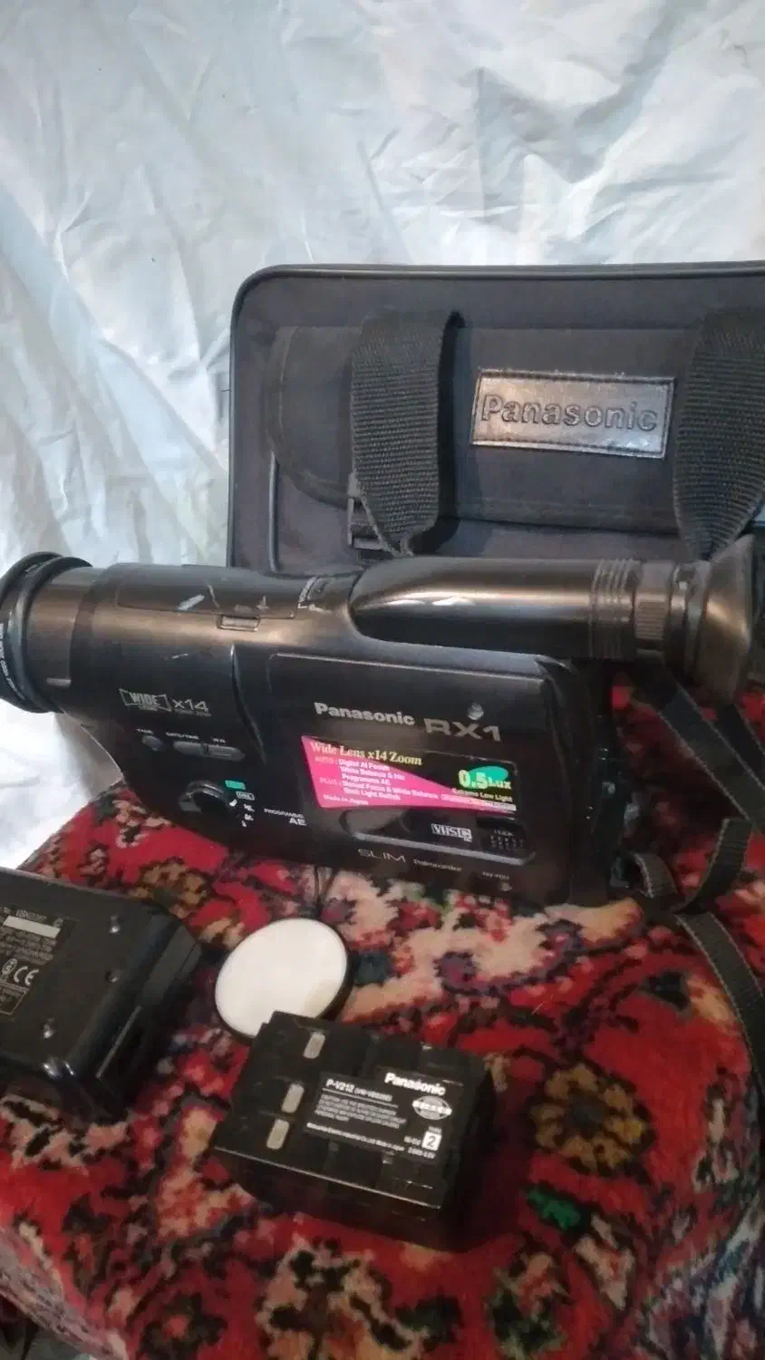 دوربین فیلمبرداری پاناسونیکRX1 بهمراه کیف و پایه|دوربین عکاسی و فیلم‌برداری|تهران, شاهین|دیوار