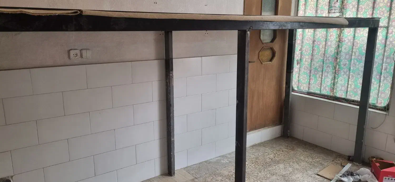 قفسه آهنی|کتابخانه، شلف، قفسههای دیواری|قم, منبع آب|دیوار