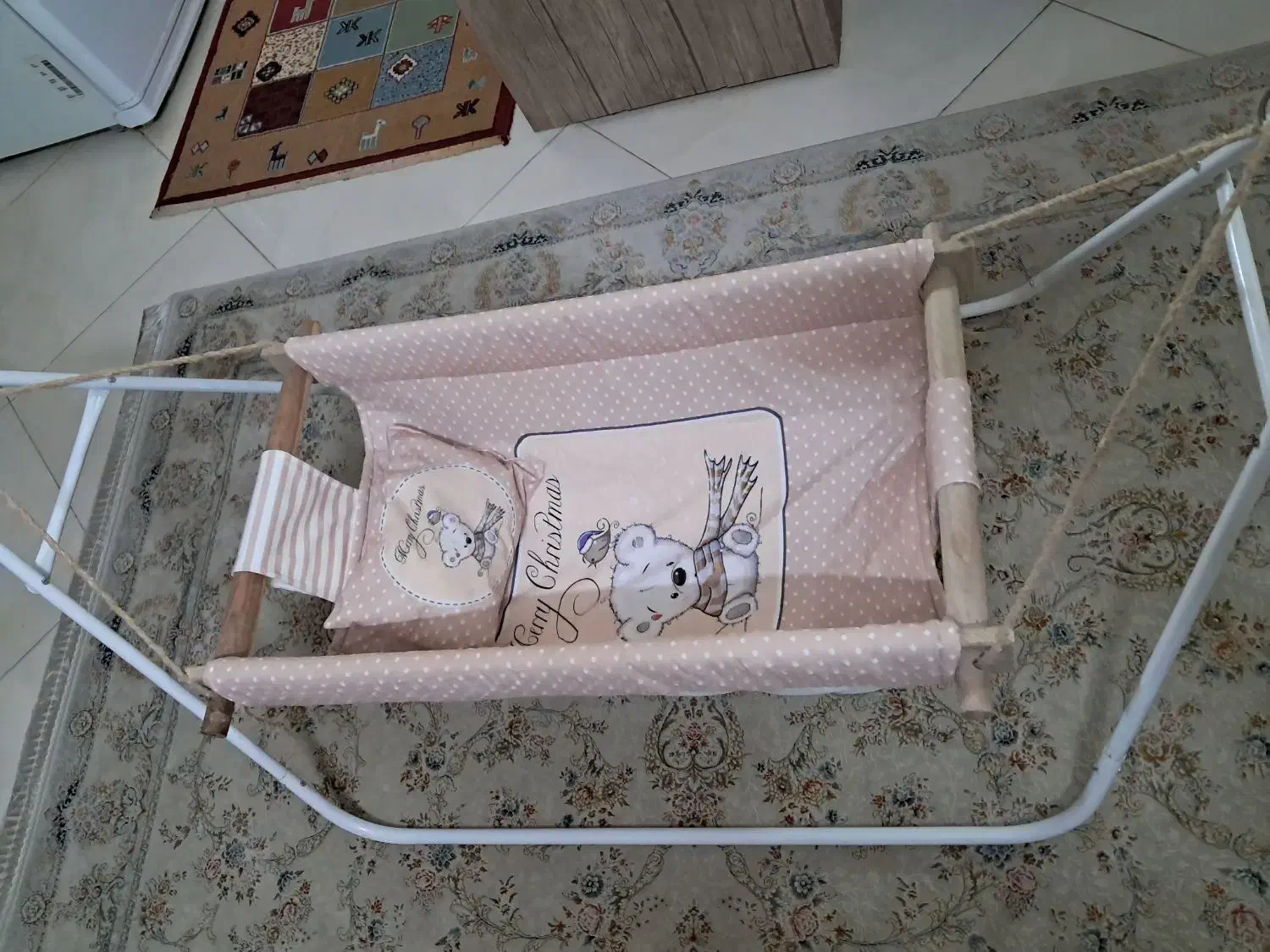 گهواره ننو|تخت و صندلی بچه|نیشابور, شهرک ولیعصر|دیوار