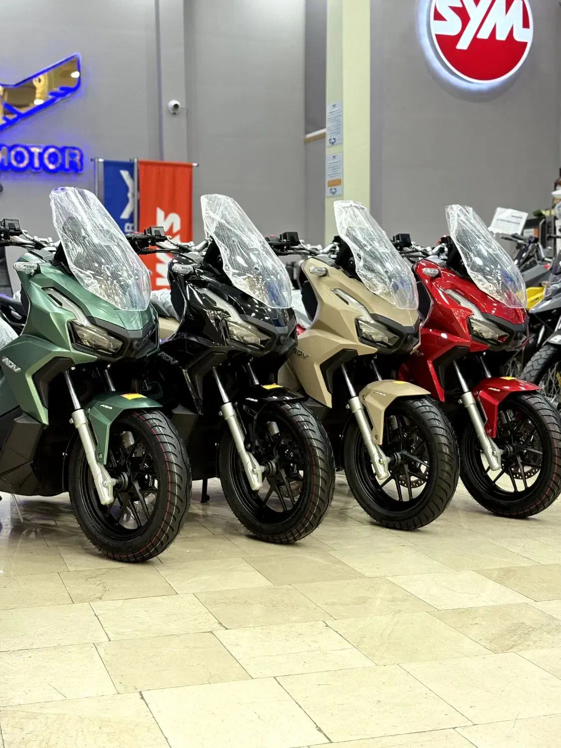 ADV 180 نیوفیـس در نیـرو موتور قرچـک|موتورسیکلت|تهران, نظامآباد|دیوار