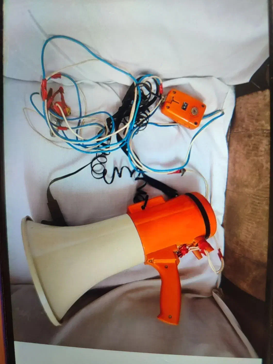 بلندگوی میوه فروشی|صوتی و تصویری|قم, دروازه چوبی|دیوار