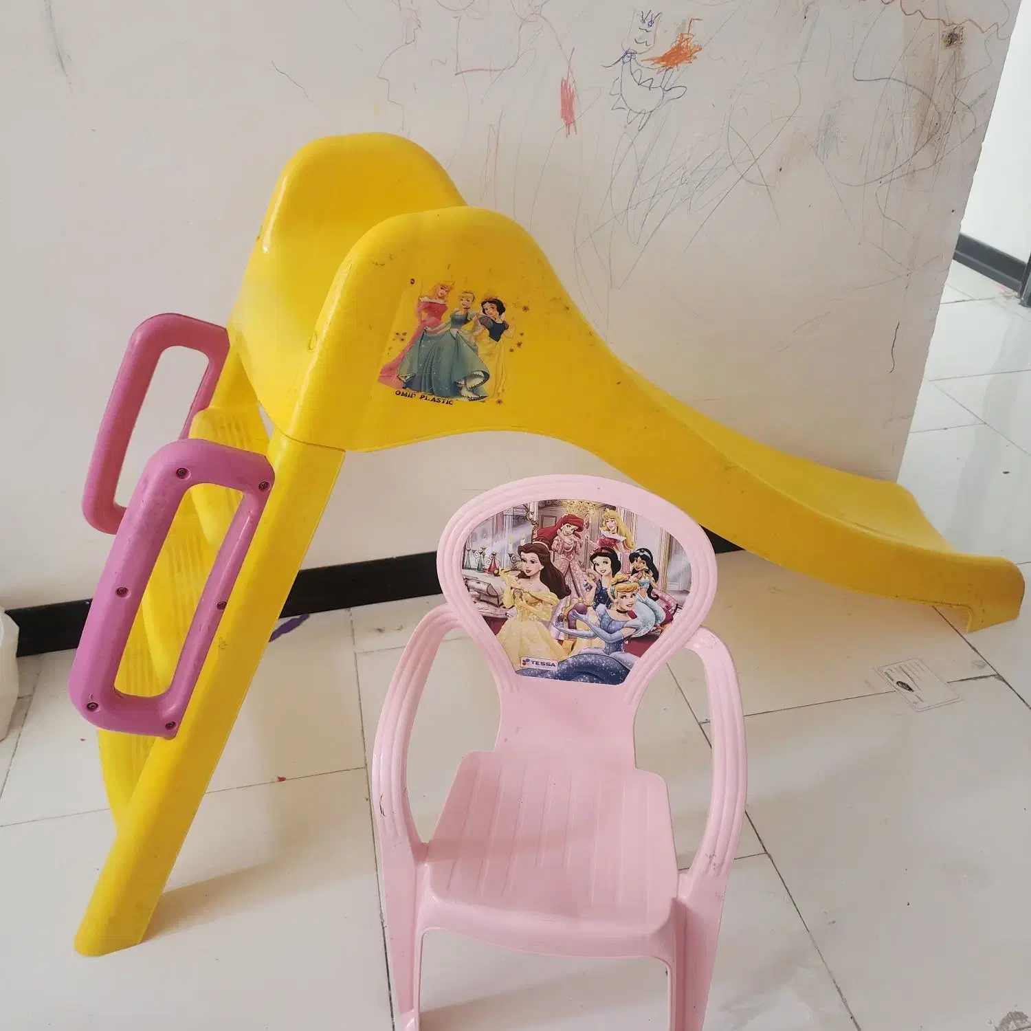 سرسره|اسباب‌‌بازی|فولادشهر, C8|دیوار