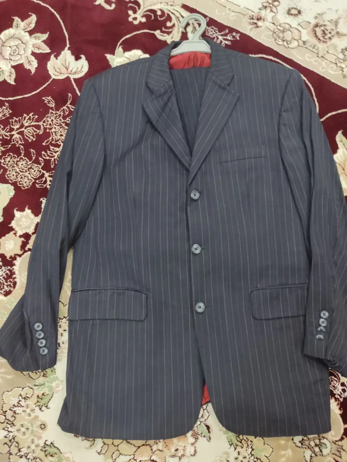 تعدادی کت وشلوار وکت تک مردانه|لباس|نسیم‌شهر, |دیوار