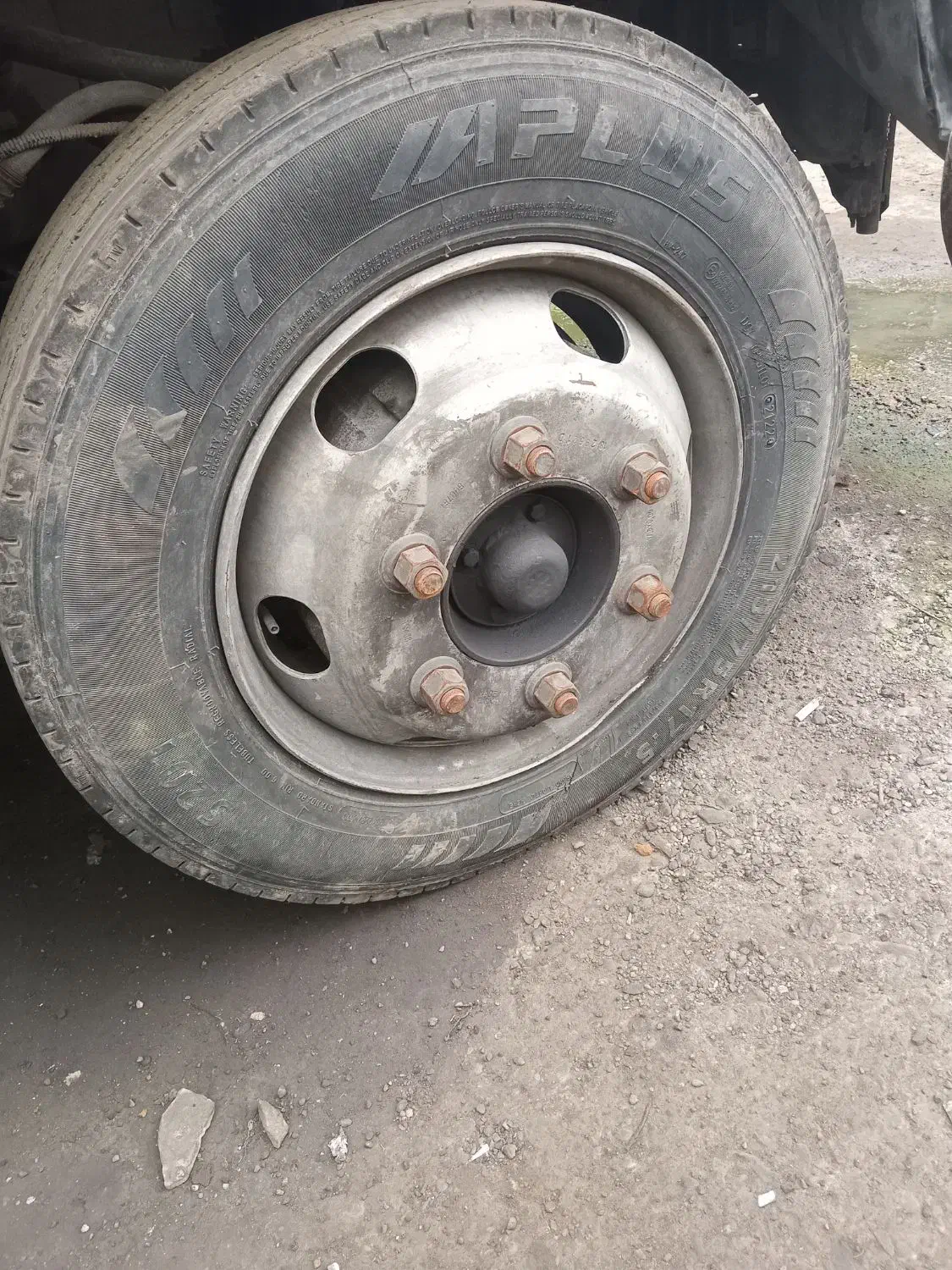 رینگ تیوپلس الوند شش تن|قطعات یدکی و لوازم جانبی|رشت, معلولین|دیوار