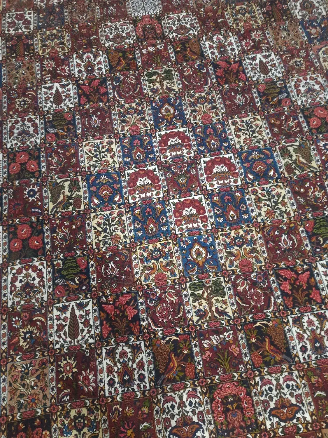 فروش فرش ۱۲ متری خشت ریز چالشهای بسیار با کیفیت|فرش|شهرکرد, |دیوار