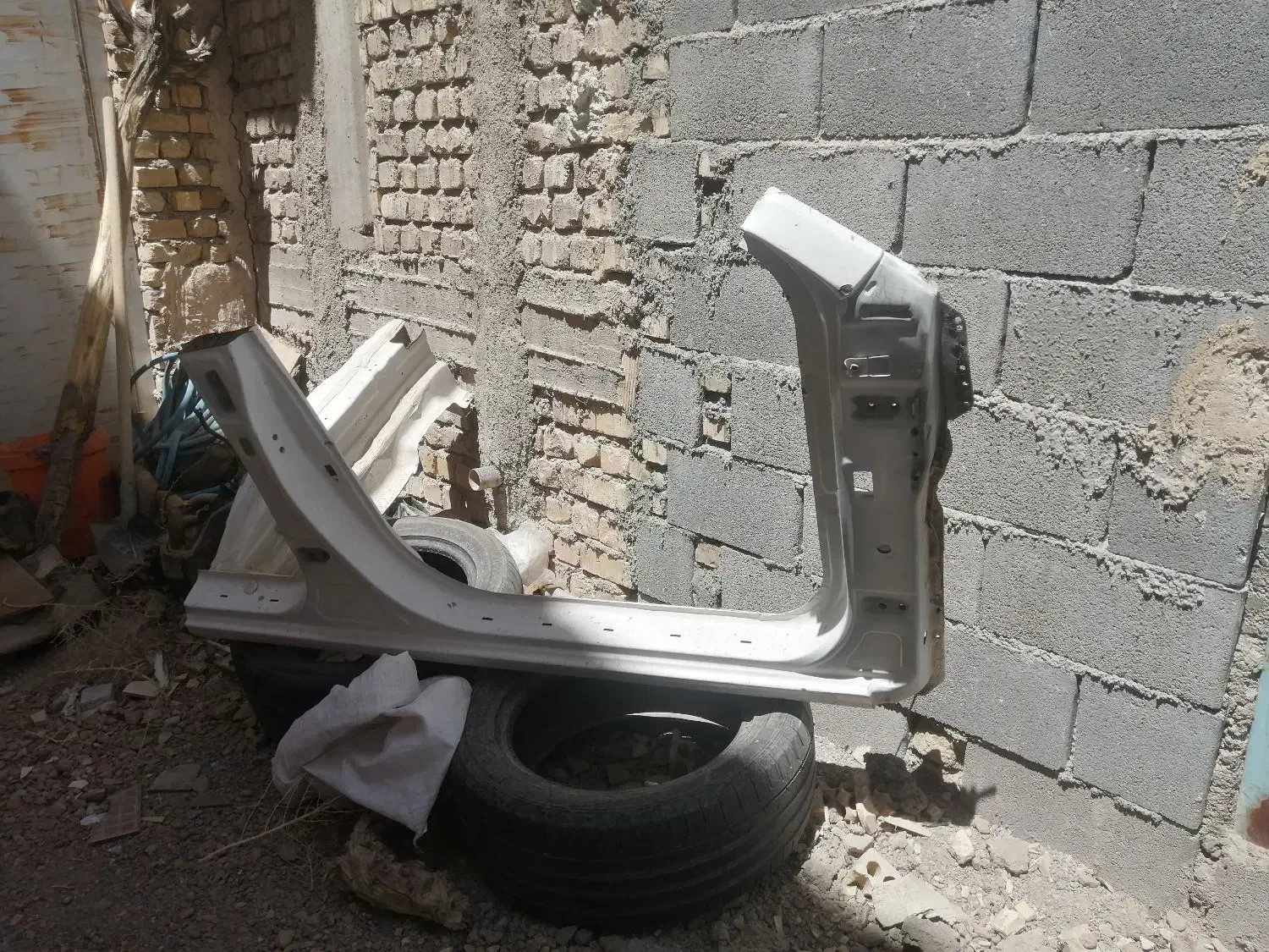 لوازم استوک اروپایی 407 و 323 و پاجیرو سراتو کوپه|قطعات یدکی و لوازم جانبی|اصفهان, بهارستان|دیوار