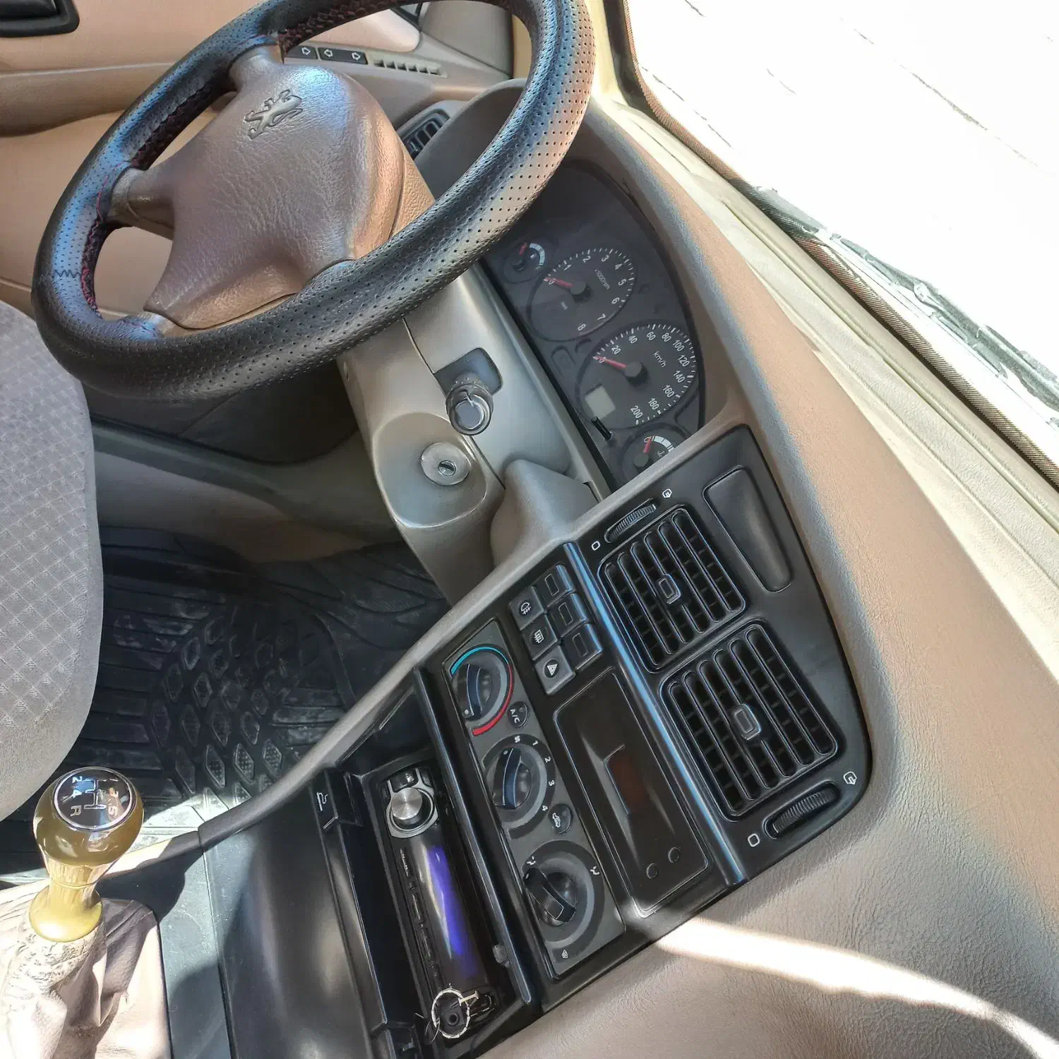 پژو405 تک گانه نقرای مدل۹۰ توکرم|خودرو سواری و وانت|اردبیل, |دیوار