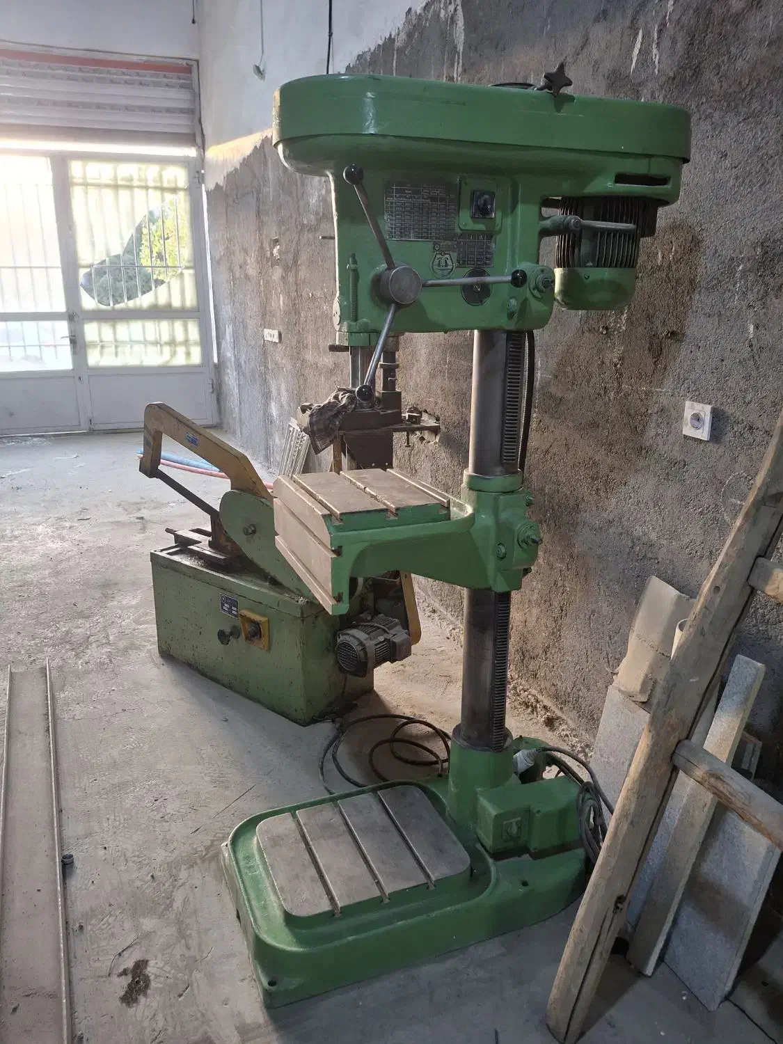 دلر 20 پایه بلند تبریز|ماشینآلات صنعتی|چناران, |دیوار