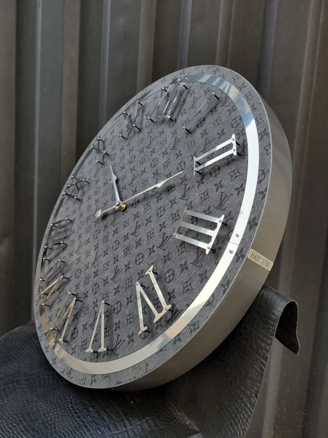 ساعت دیواری چرم استیل|ساعت دیواری و تزئینی|تهران, بازار|دیوار